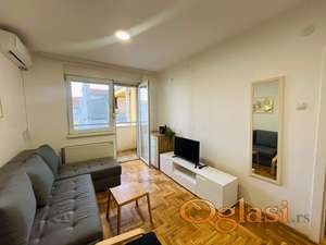 Odlična prilika! Jednosoban stan na Bulevaru patrijarha Pavla - useljiv po isplati!